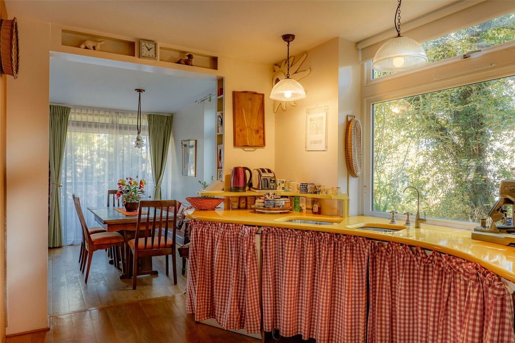 Property photo 3 of 13 Kitchen