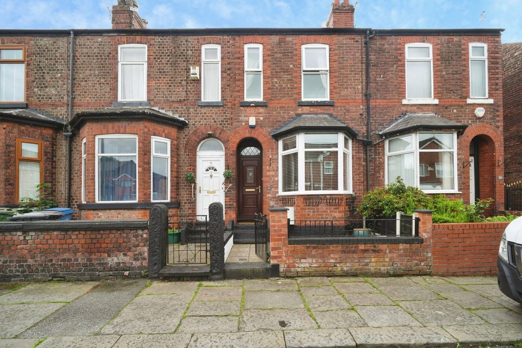 Property photo 1 of 16 External