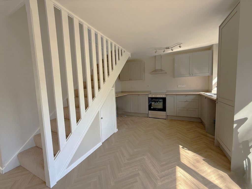Property photo 3 of 10 5557118