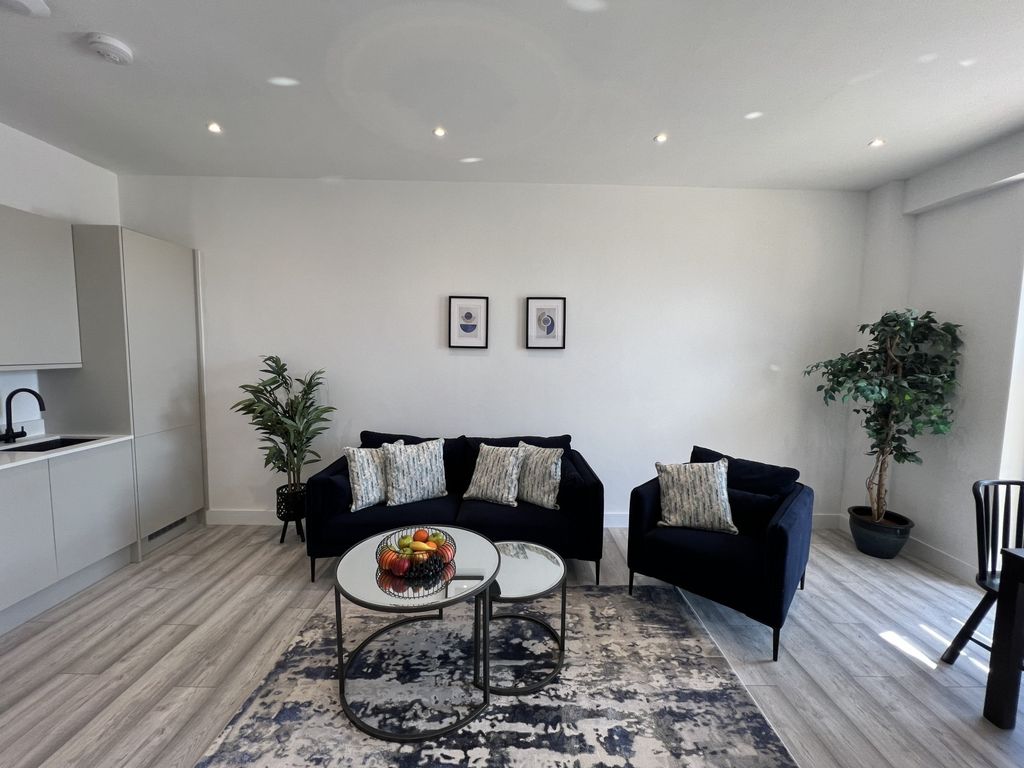 Property photo 2 of 7 Gallery