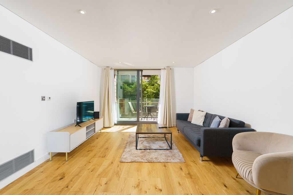 Property photo 3 of 10 Picture No. 02