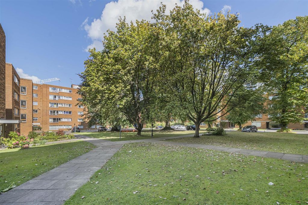 Property photo 2 of 10 6_63015.Jpg