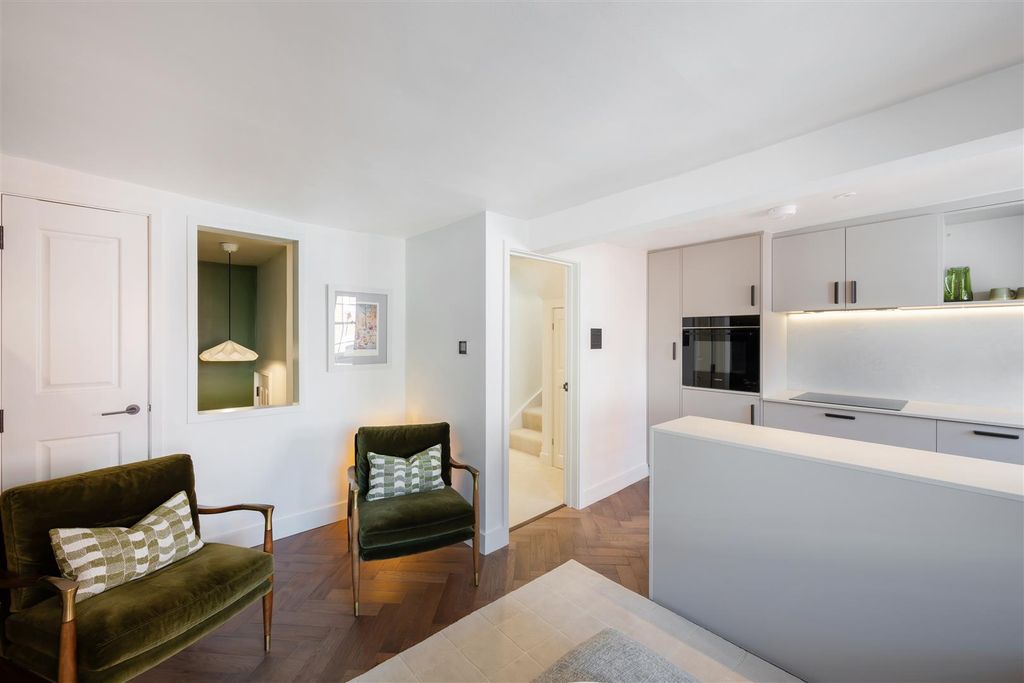 Property photo 2 of 27 4, 3 Sloane Terrace Hi-8.Jpg