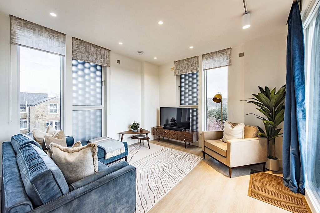 Property photo 1 of 25