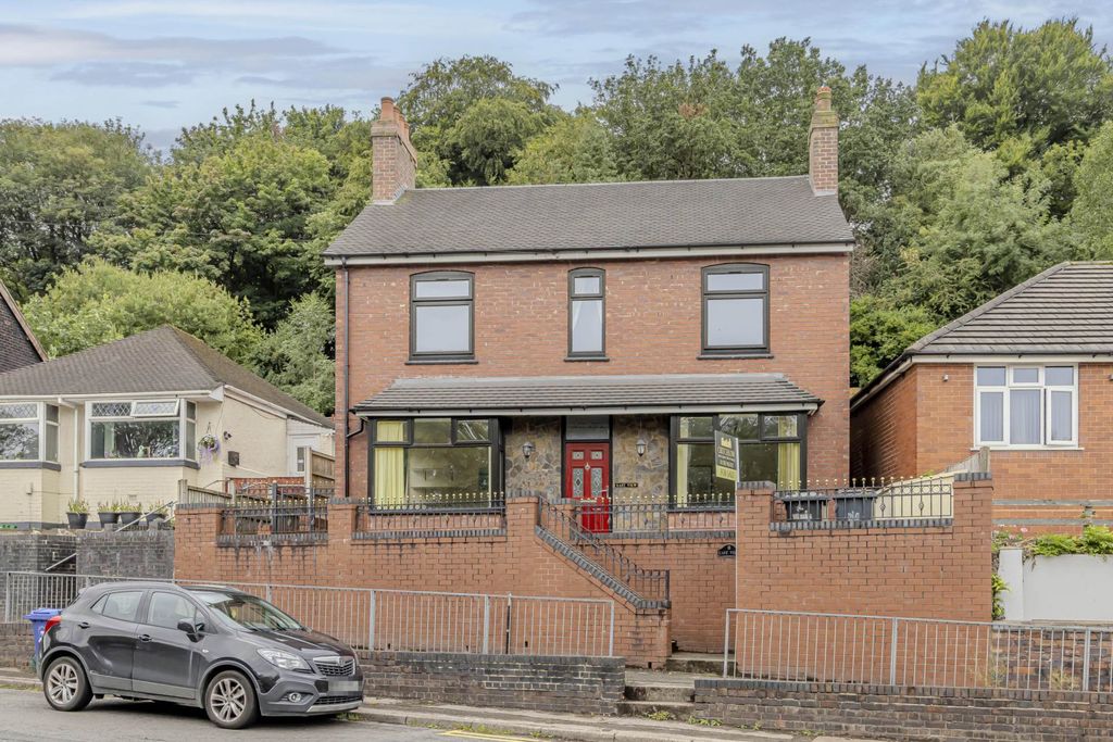 Property photo 1 of 31