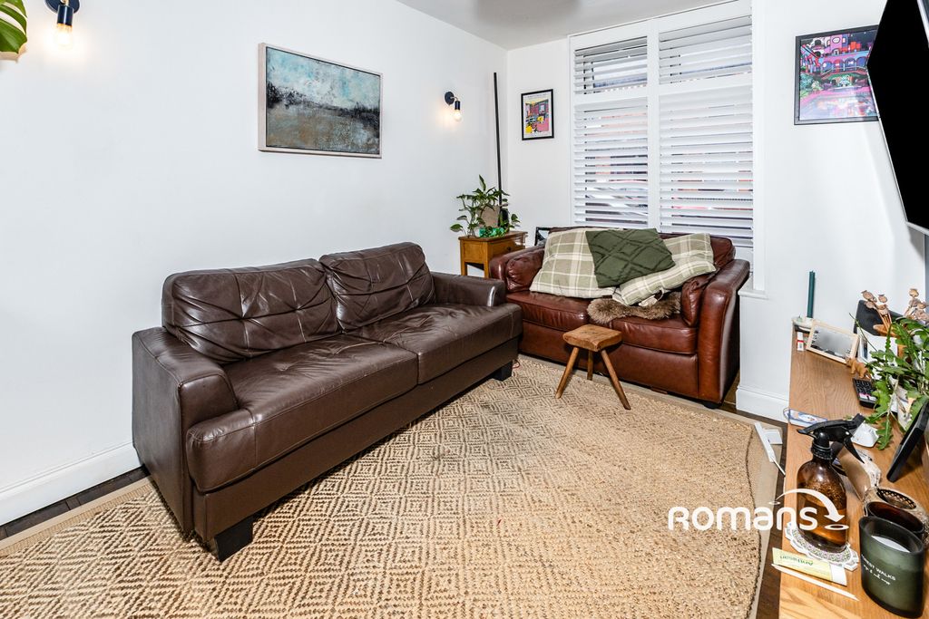 Property photo 2 of 10 Photo