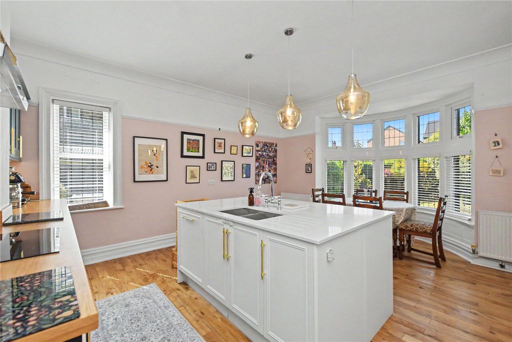 Property photo 2 of 46 Picture No. 23