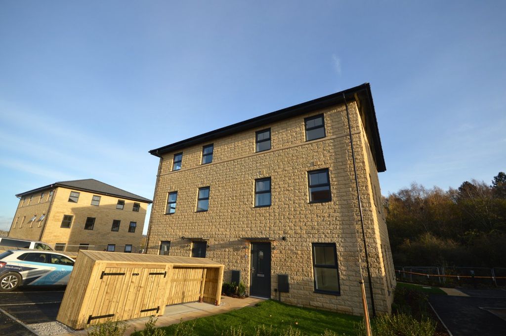 Property photo 2 of 8 Picture No. 12