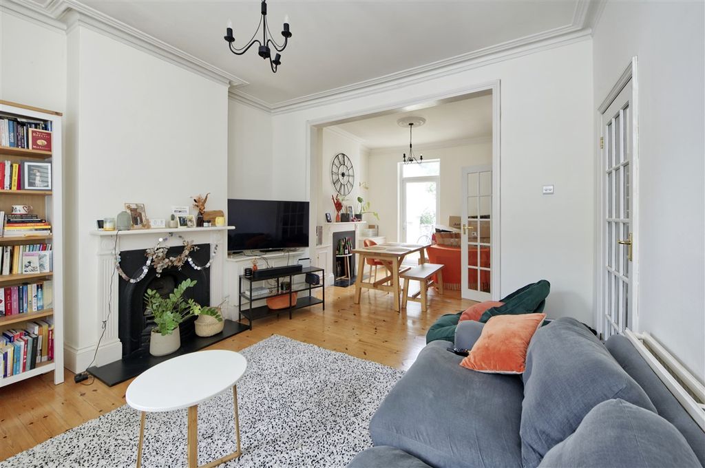 Property photo 2 of 9