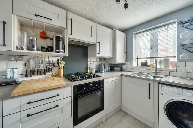 Property photo 2 of 18 Kitchen