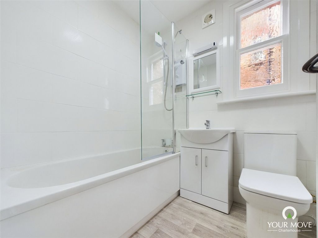 Property photo 2 of 7 Bathroom