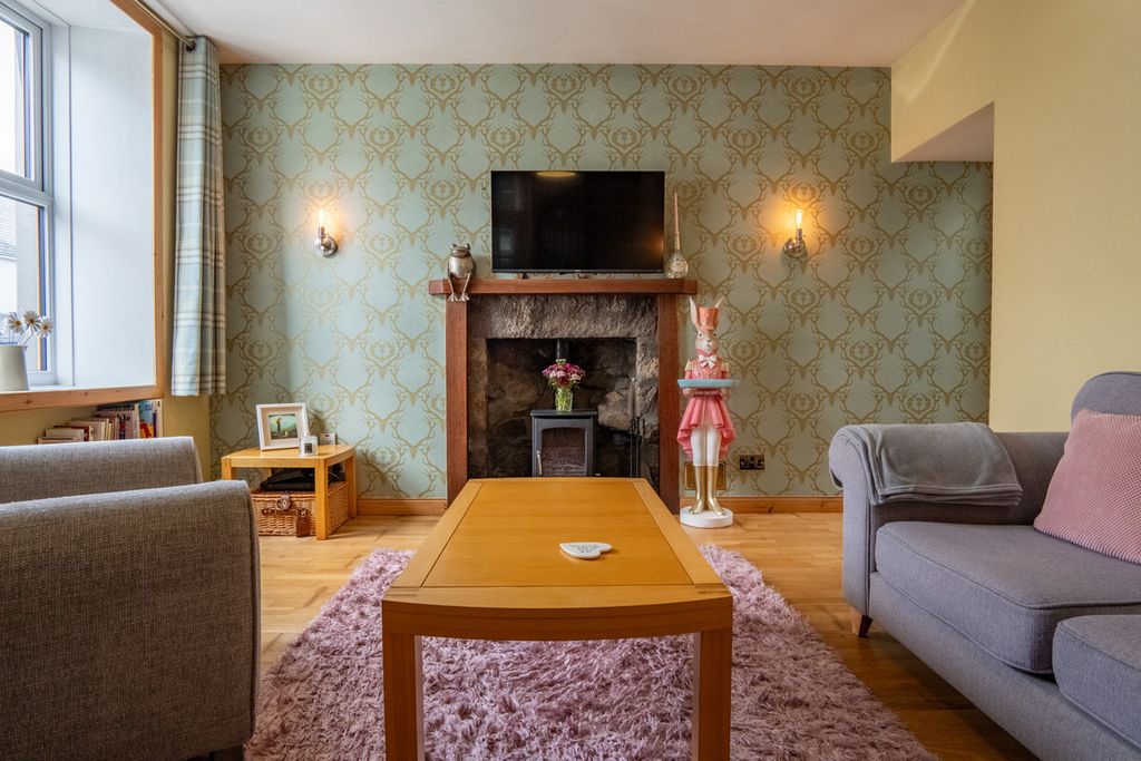 Property photo 2 of 30