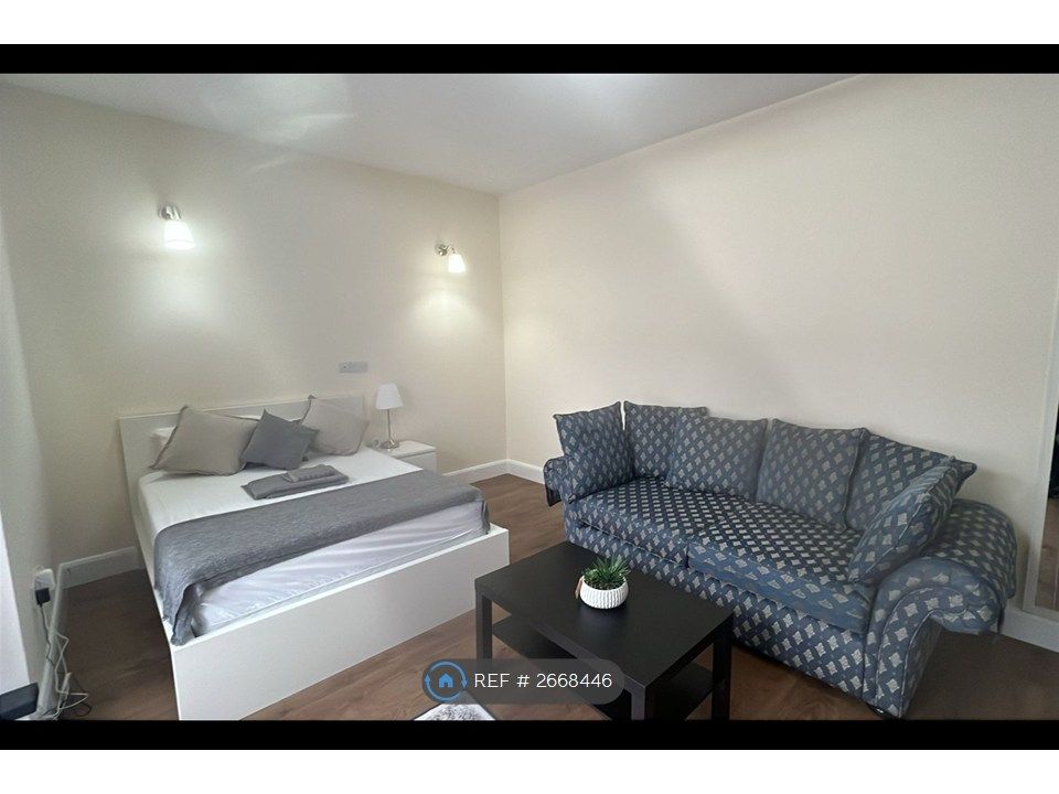 Property photo 1 of 9 Room 1