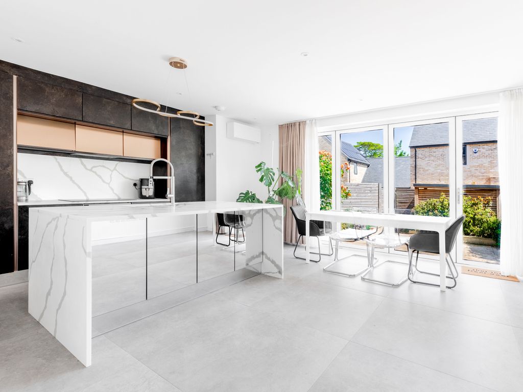 Property photo 2 of 25 A6