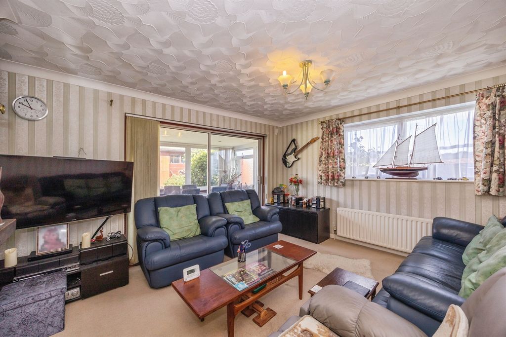 Property photo 2 of 23