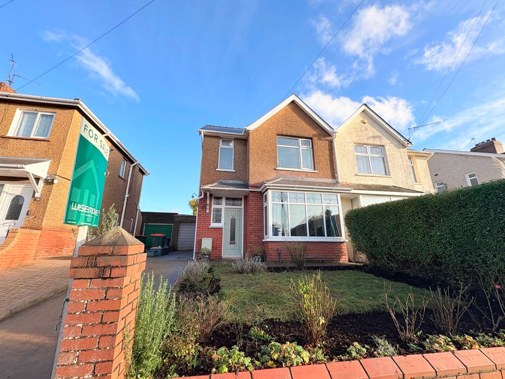 Property photo 2 of 36