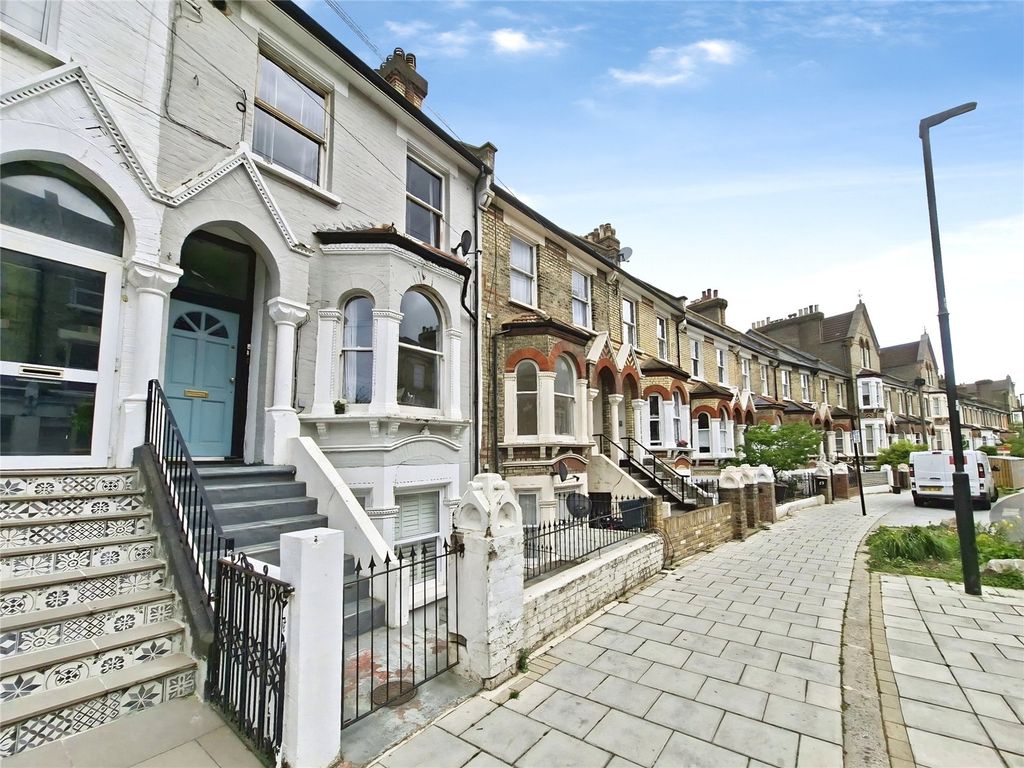 Property photo 1 of 13 Exterior