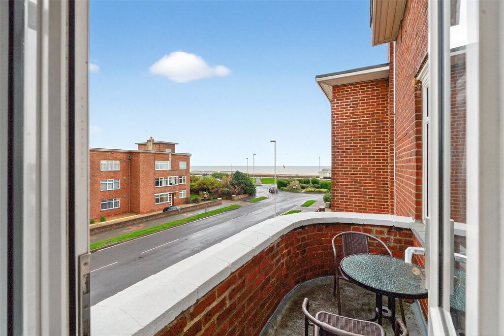 Property photo 2 of 26 Picture No. 25