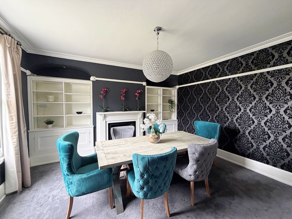 Property photo 3 of 20 Dining Room