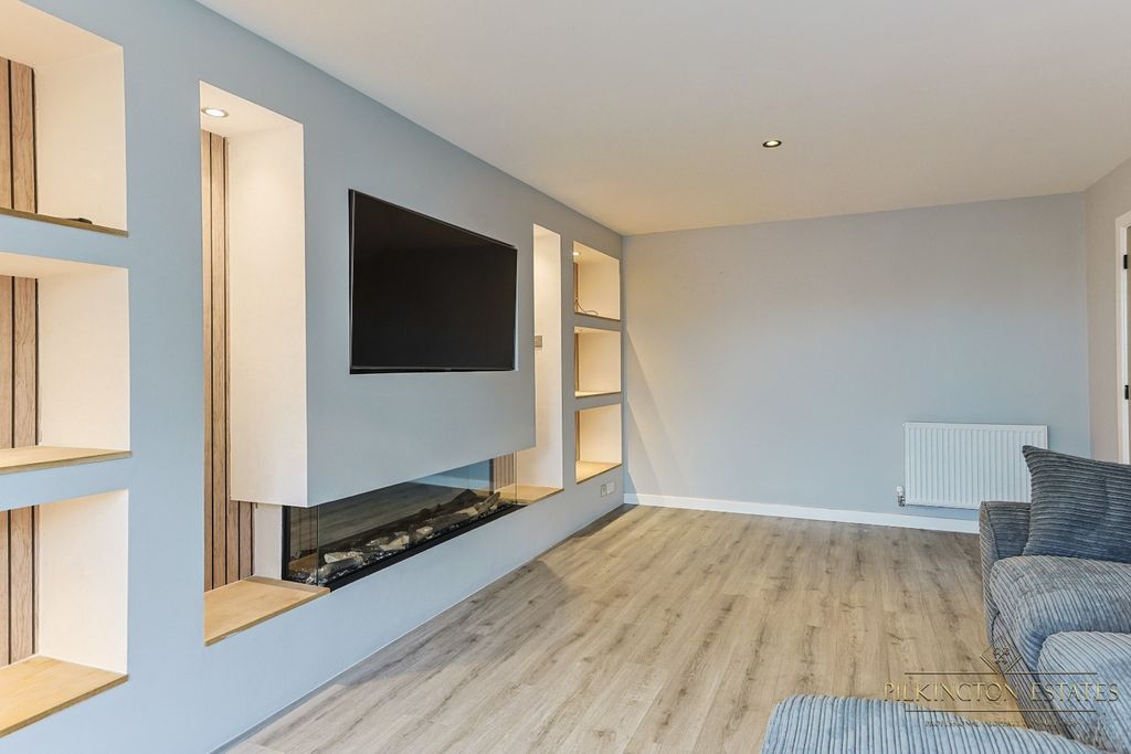 Property photo 3 of 14 4656655