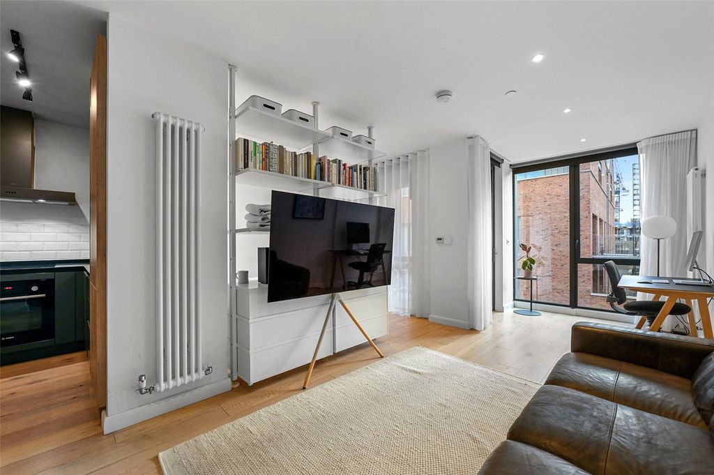 Property photo 1 of 17 Reception