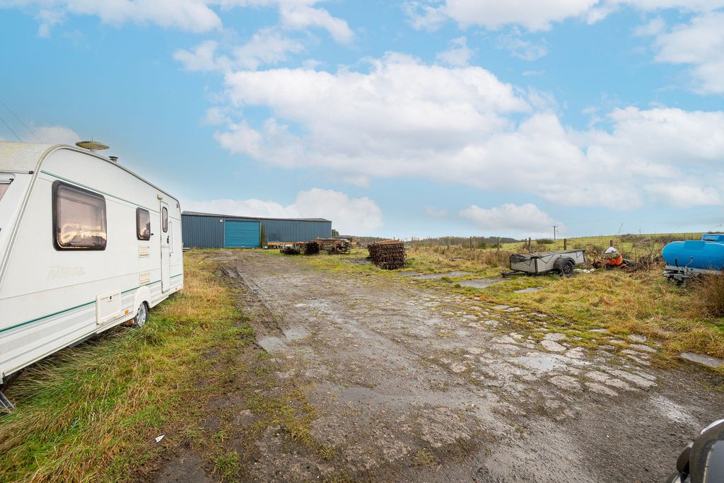 Property photo 3 of 6 3-