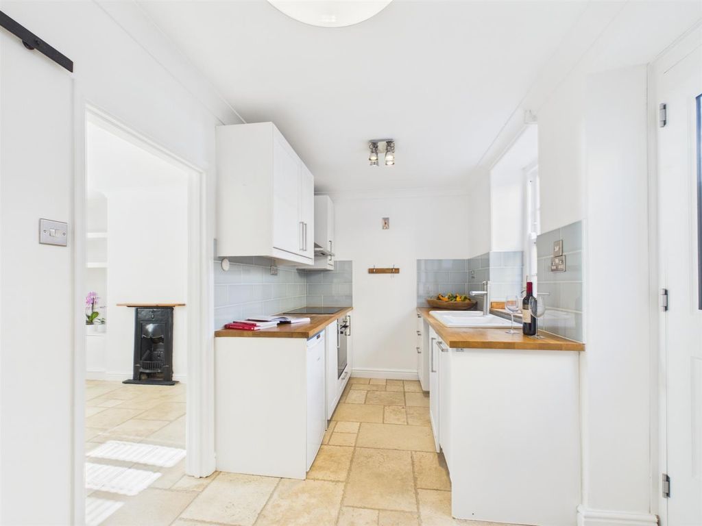 Property photo 3 of 11 Kitchen/Breakfast Room