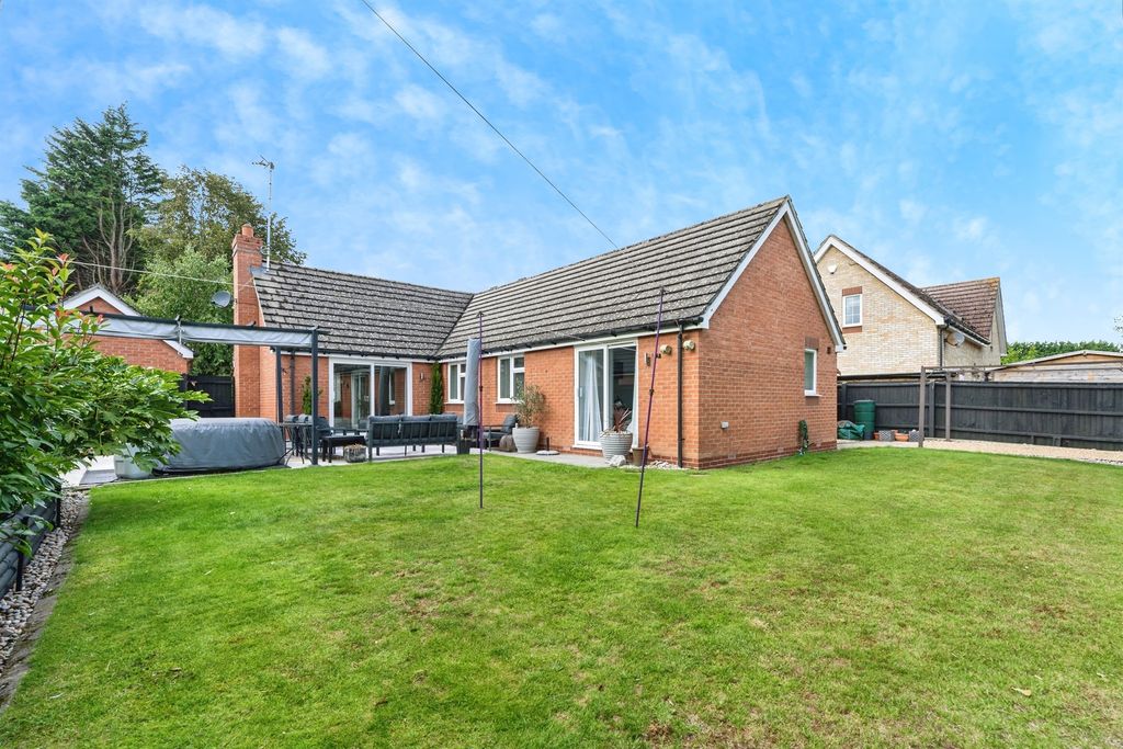 Property photo 2 of 19
