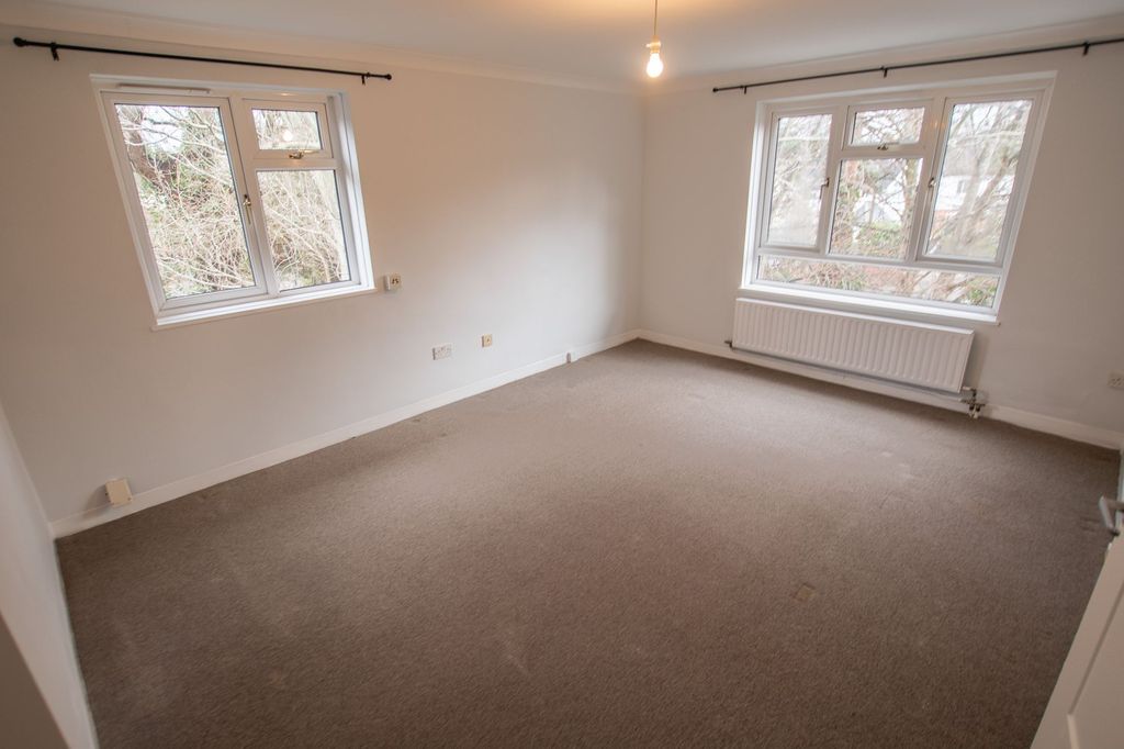 Property photo 2 of 6 Lounge