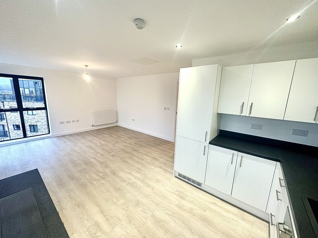 Property photo 3 of 10 Img_5307