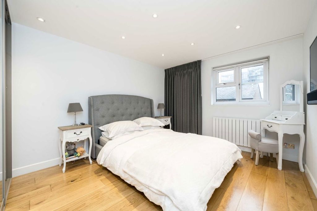 Property photo 3 of 5