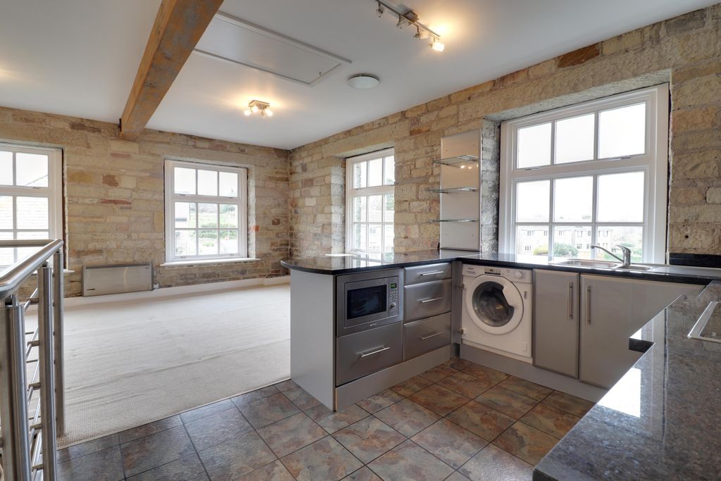 Property photo 3 of 15 Kitchen 1