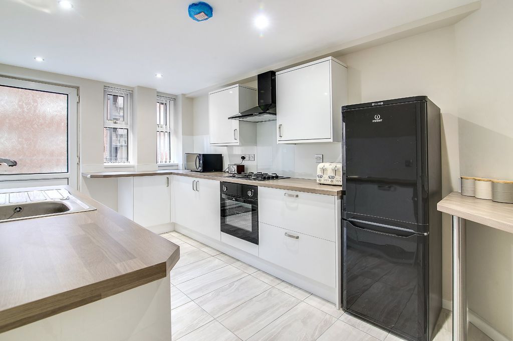 Property photo 2 of 13 Photo 02