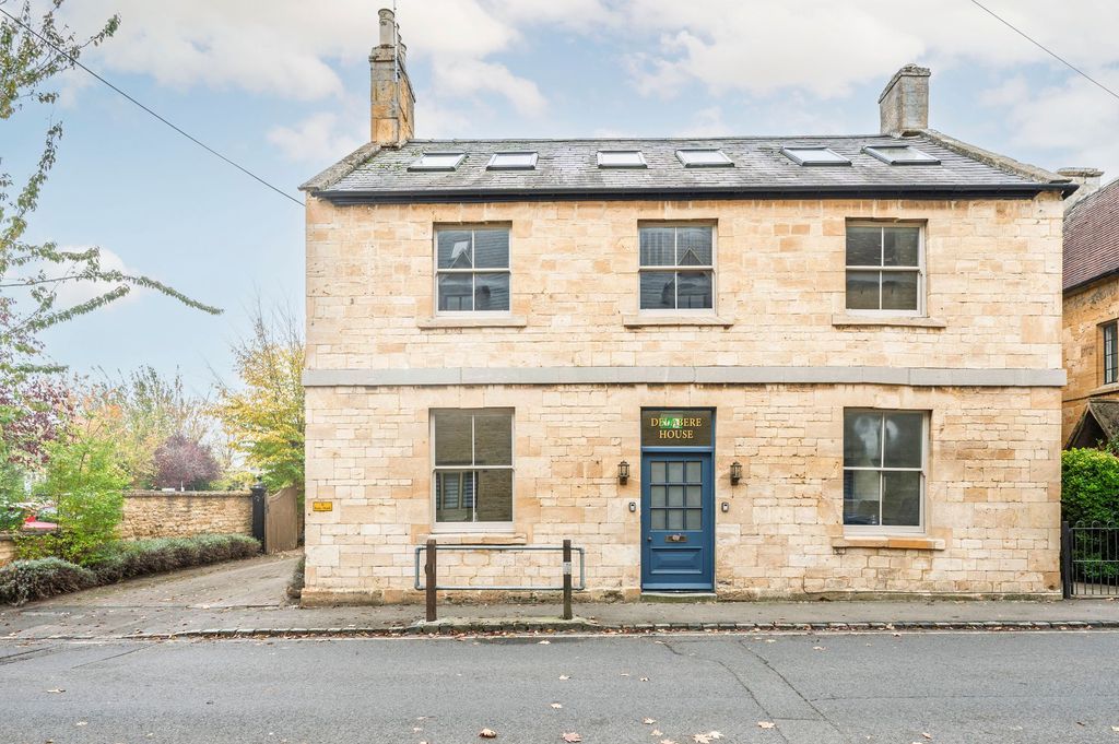 Property photo 1 of 16 Front