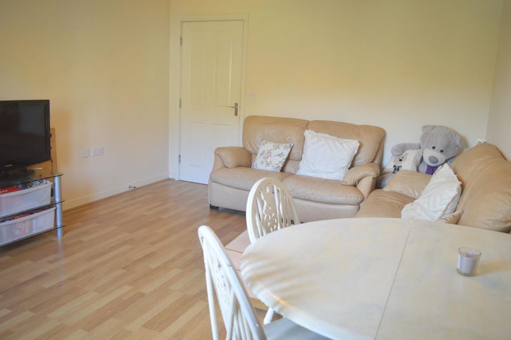 Property photo 3 of 11 Lounge / Dining Room