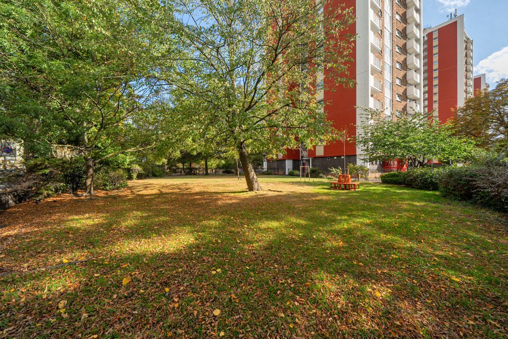 Property photo 3 of 12 1522217-12-6Aa955...