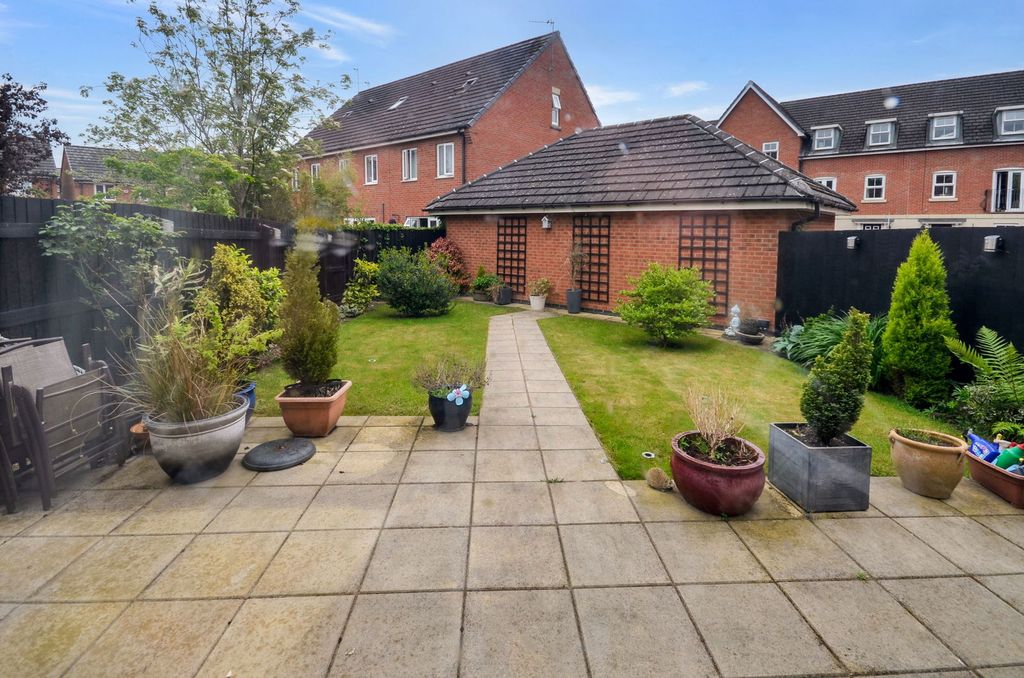 Property photo 2 of 17