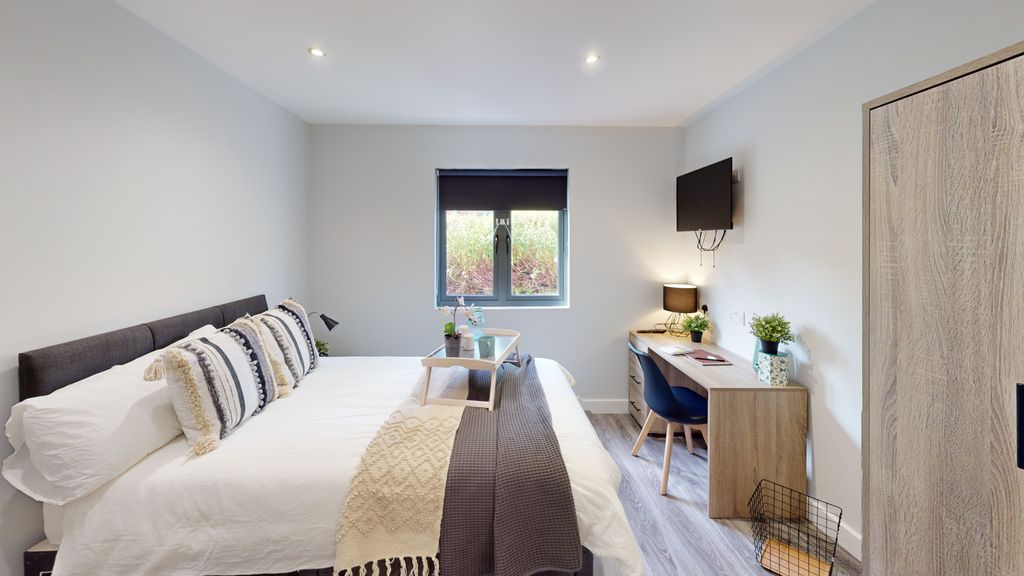 Property photo 3 of 9 Bedroom