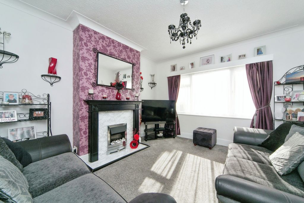 Property photo 2 of 17 Photography