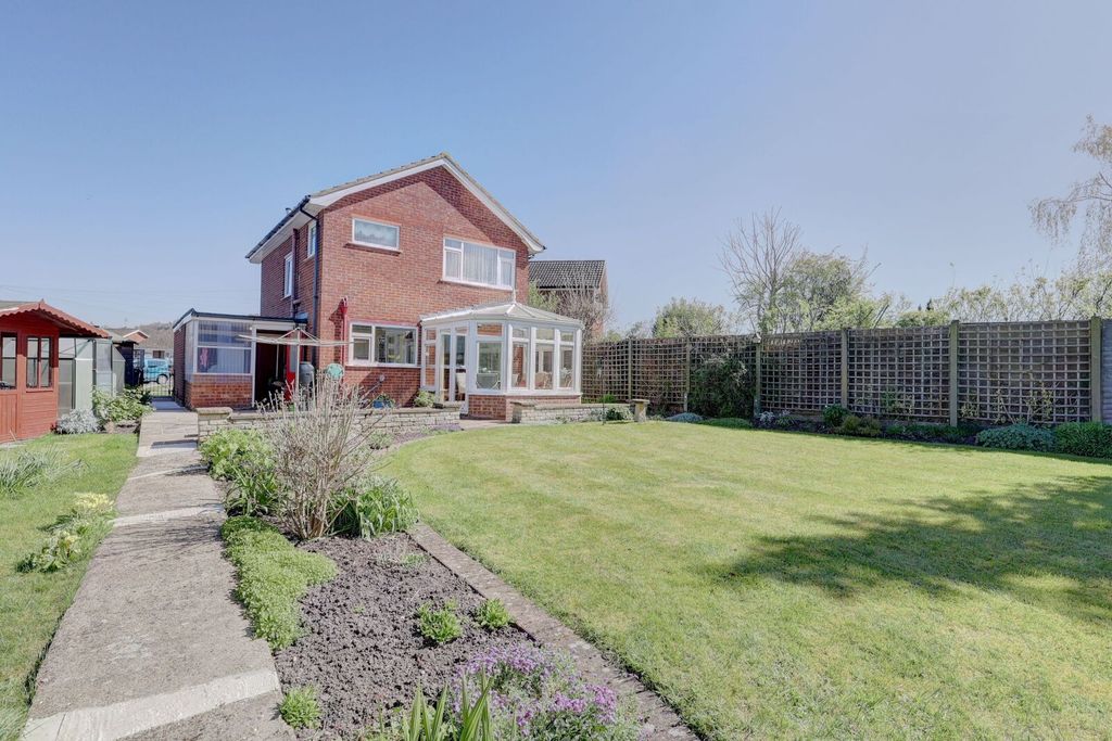 Property photo 2 of 14 Picture No. 21