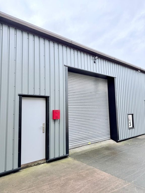 Property photo 2 of 3 Photo 4