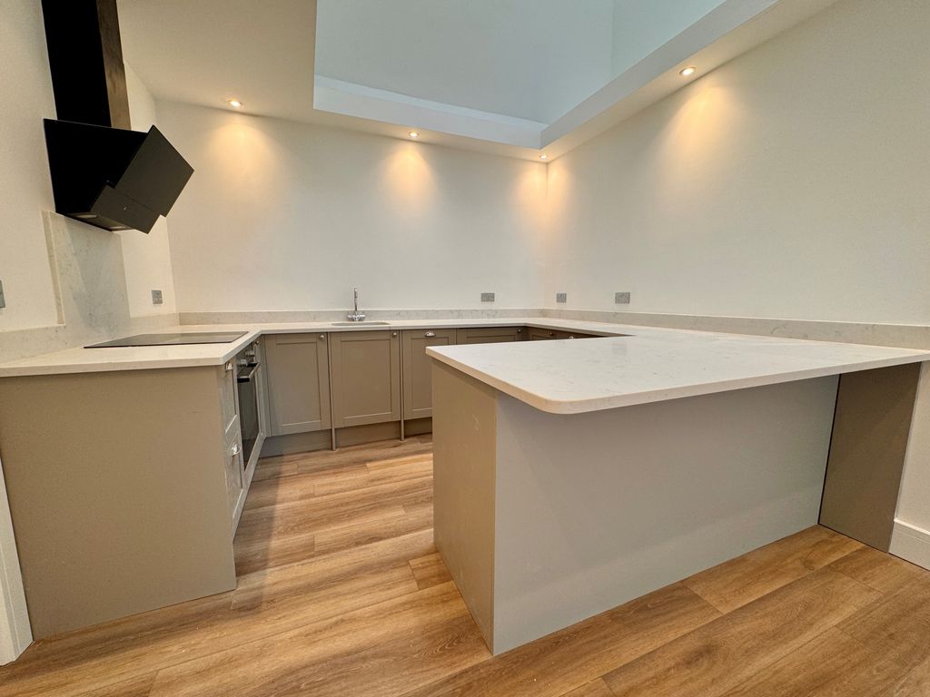 Property photo 1 of 18 Image