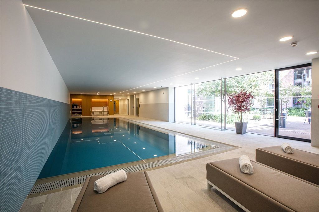 Property photo 2 of 22 Picture No. 16