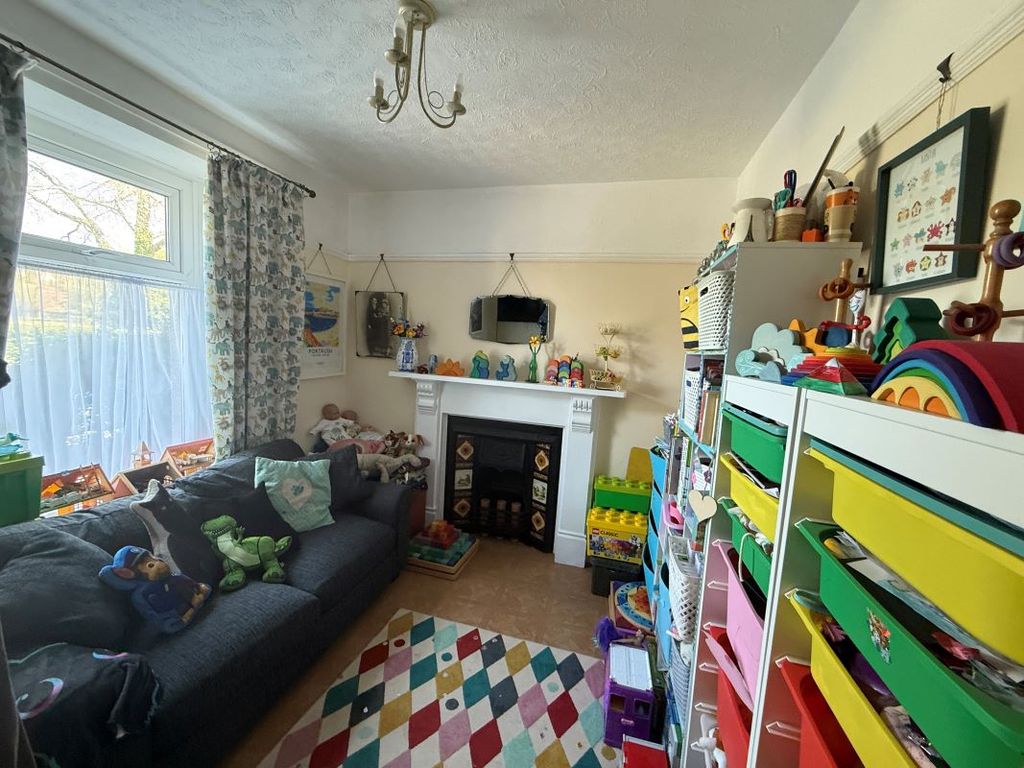 Property photo 2 of 13