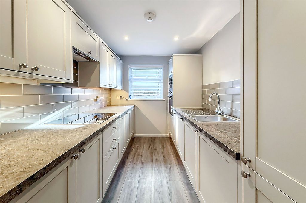 Property photo 2 of 8 Picture No. 04