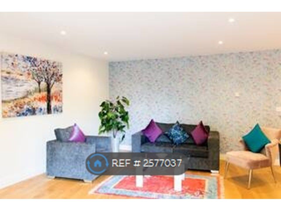Property photo 2 of 35