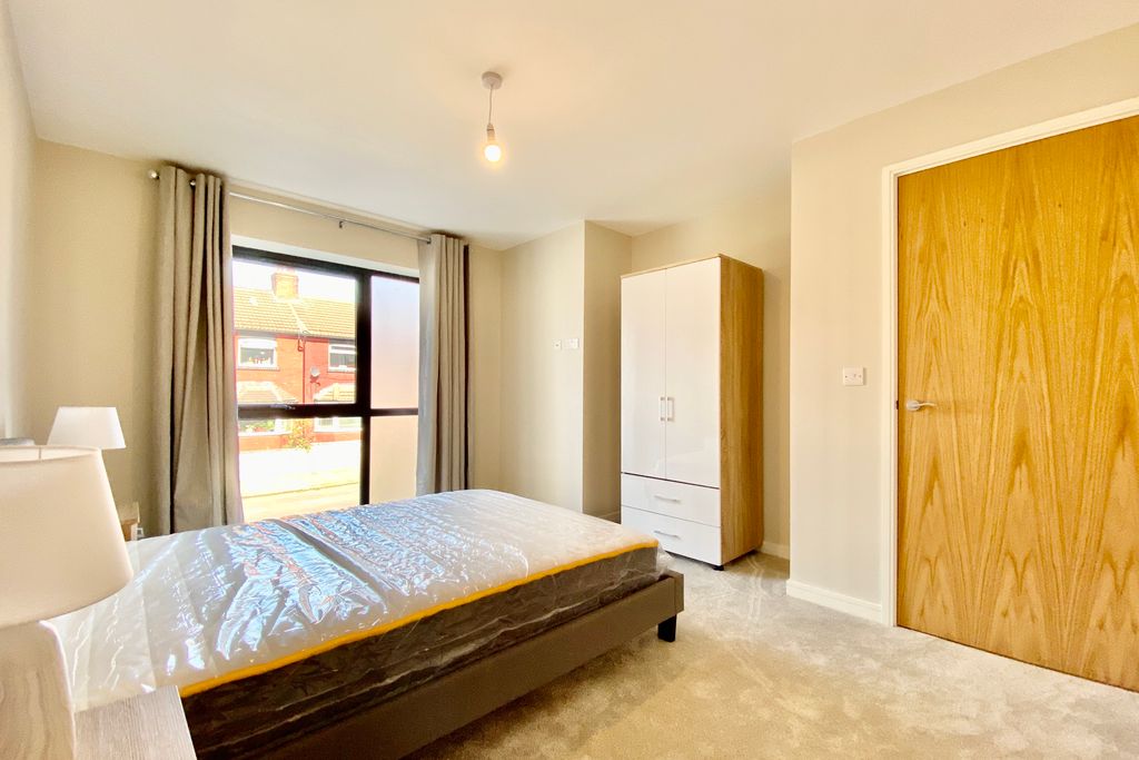 Property photo 2 of 12 Photo 02