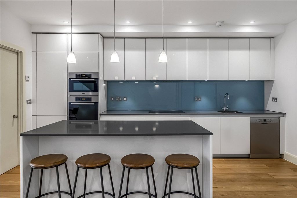 Property photo 2 of 23 Picture No. 54