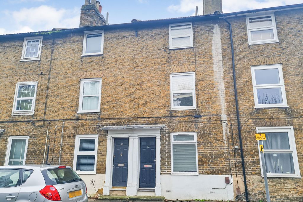 Property photo 1 of 3 43 Sandling Road, Maidstone, Kent Me14 2Rh