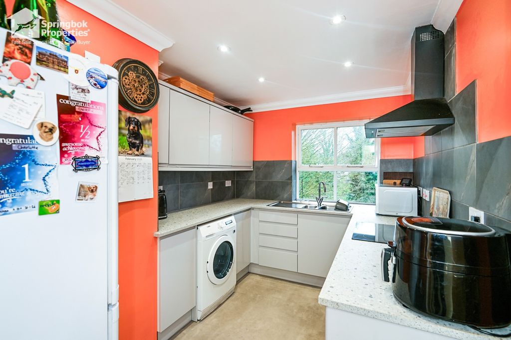 Property photo 3 of 11 Image 2